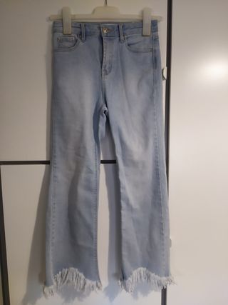Vaquero pata elefante de segunda mano por 10 EUR en Humanes de Madrid en  WALLAPOP