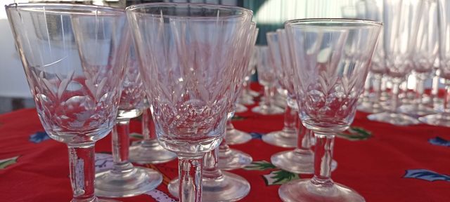 cristaleria fina con jarra