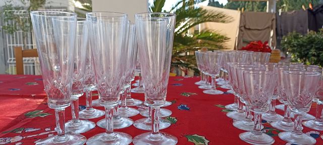 cristaleria fina con jarra