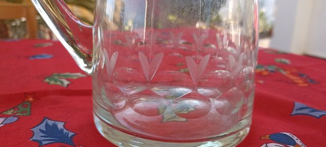 cristaleria fina con jarra