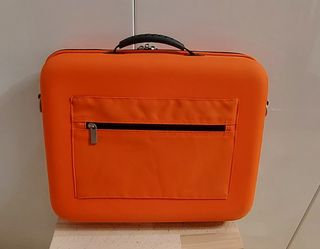 Maletín rígido para portátil de segunda mano por 15 EUR en Gijón en WALLAPOP