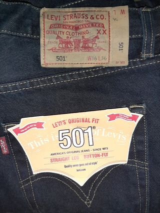 Pantalones Levis de segunda mano en Cáceres en WALLAPOP