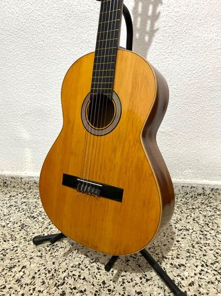 Guitarra Alhambra segunda mano en Barcelona en WALLAPOP