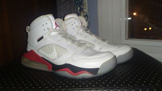 NIKE AIR JORDAN MARS 270 BLANCAS de segunda mano por 30 EUR en Aranjuez en  WALLAPOP