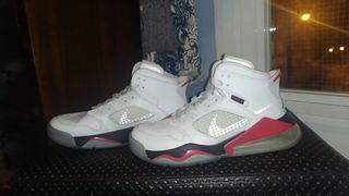 NIKE AIR JORDAN MARS 270 BLANCAS de segunda mano por 30 EUR en Aranjuez en  WALLAPOP