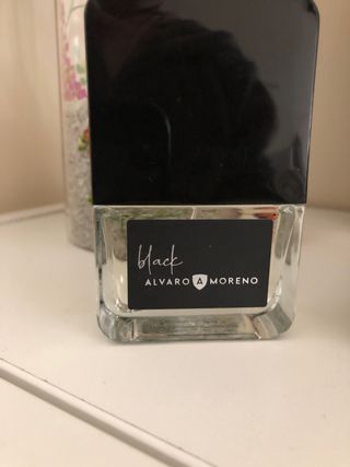 Perfume Black Álvaro Moreno de segunda mano por 3,5 EUR en Sevilla en  WALLAPOP