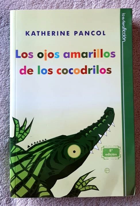 Los ojos amarillos de los cocodrilos 