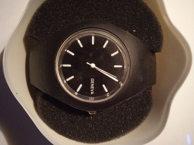 orologio unisex cassa e cinturino nero in caucciu