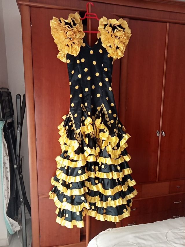 vestido gitana nuevo puesto 1 vez. talla 38