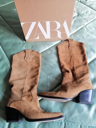 Botas Conwoy Piel Serraje Zara Nuevas. Número 36 de segunda mano por 48 EUR  en Ponferrada en WALLAPOP