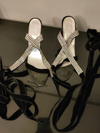 Sandalias con brillantes Pedro del Hierro de segunda mano por 85 EUR en  Madrid en WALLAPOP