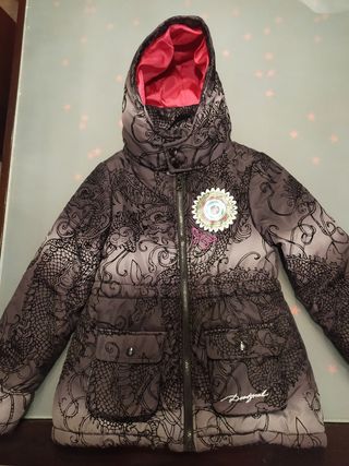 Abrigo Desigual niña de segunda mano por 40 EUR en Sabadell en WALLAPOP