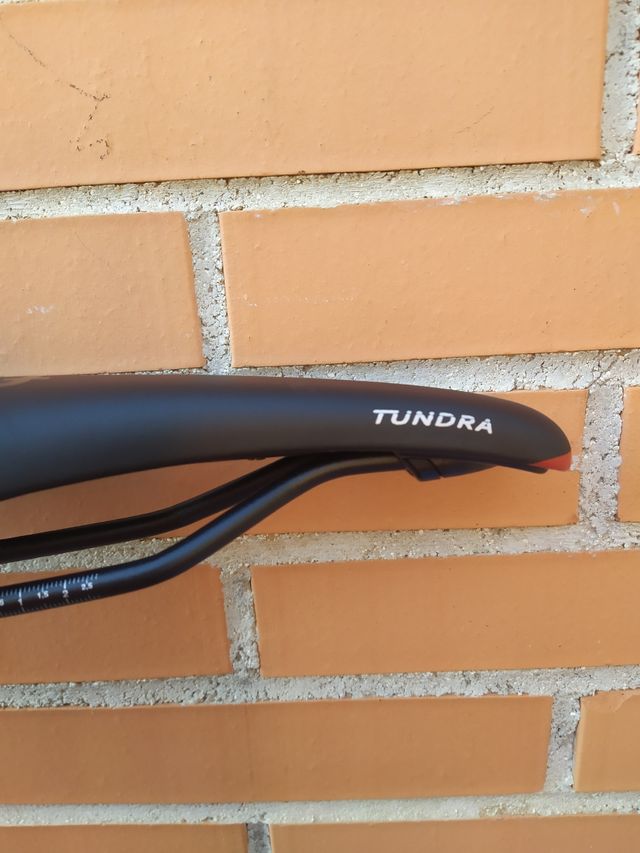 Sillín FIZIK TUNDRA M5 285x125mm. NUEVO. ENVÍO!!!