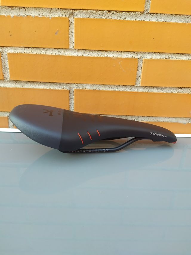 Sillín FIZIK TUNDRA M5 285x125mm. NUEVO. ENVÍO!!!