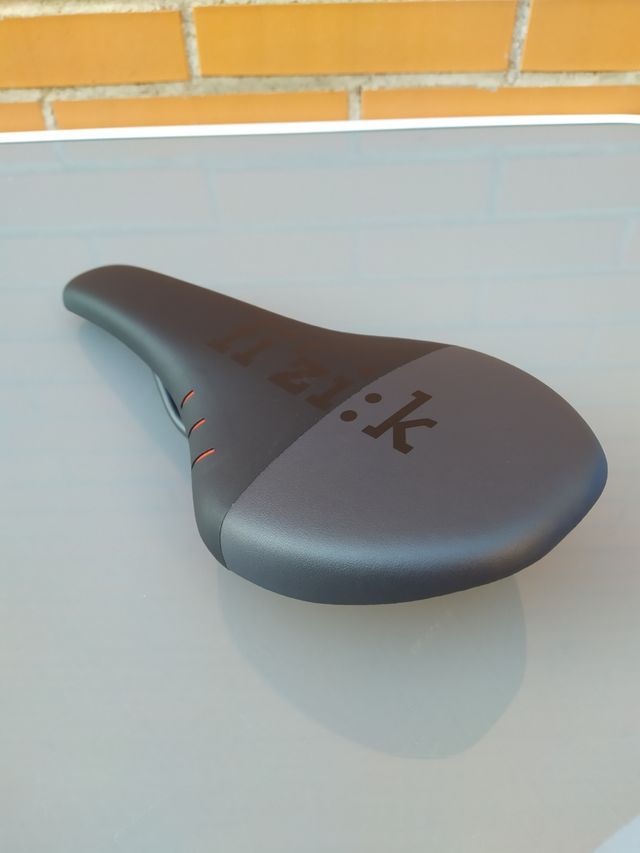 Sillín FIZIK TUNDRA M5 285x125mm. NUEVO. ENVÍO!!!