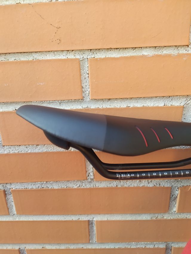 Sillín FIZIK TUNDRA M5 285x125mm. NUEVO. ENVÍO!!!