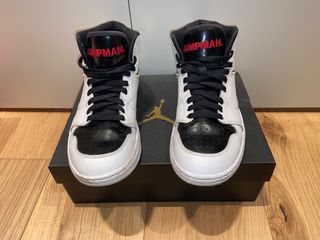Jordan access zapatillas blancas, negras y rojas de segunda mano por 55 EUR  en Madrid en WALLAPOP