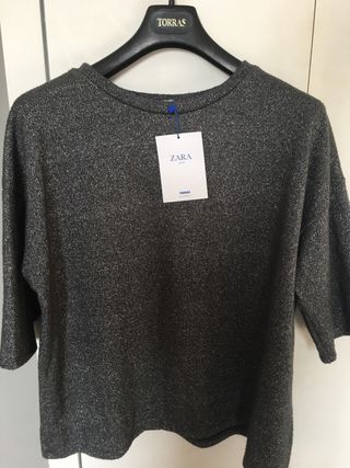 Jersey gris plateado XL zara con etiquetas de segunda mano por 16 EUR en  Las Rozas de Madrid en WALLAPOP