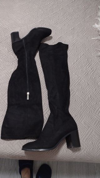 Botas ante XL zara de segunda mano por 15 EUR en Mercado Parque Corredor  del Henares en WALLAPOP