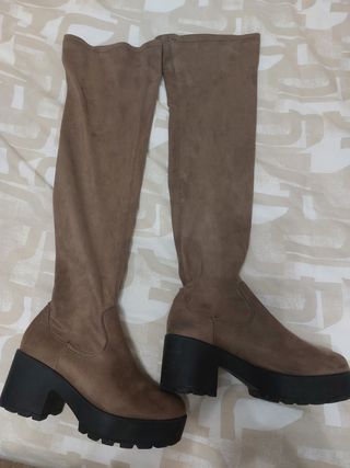 Botas altas ulanka de segunda mano por 15 EUR en Valencia en WALLAPOP