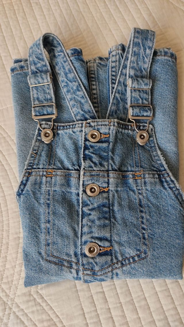 Peto vaquero niña T8, Zara Kids.