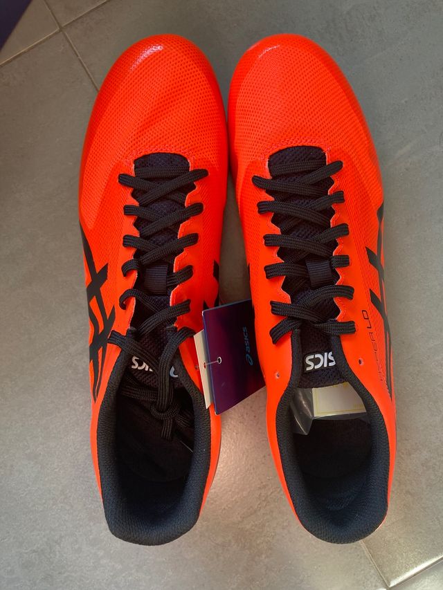 Zapatilla Asics clavos