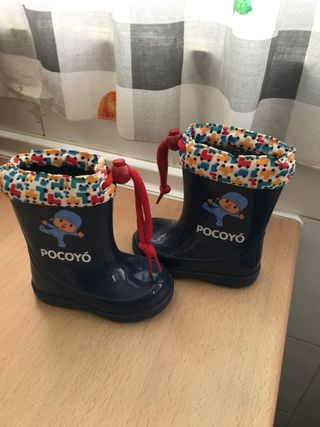 Botas de agua Pocoyo talla 21 de segunda mano por 8 EUR en Madrid en  WALLAPOP
