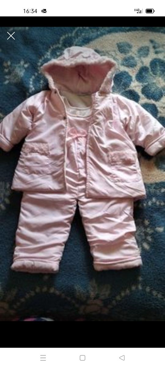 peto rosa con abrigo