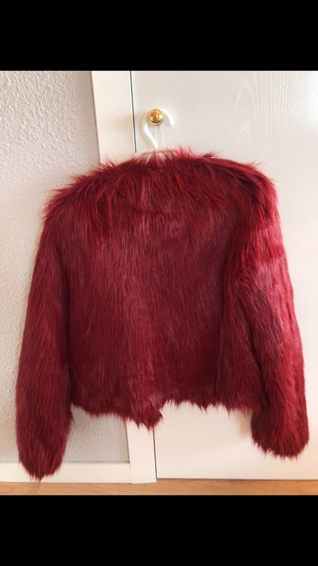 Abrigo pelo burdeos