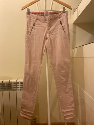 Pantalón rosa palo Bershka de segunda mano por 5 EUR en Madrid en WALLAPOP