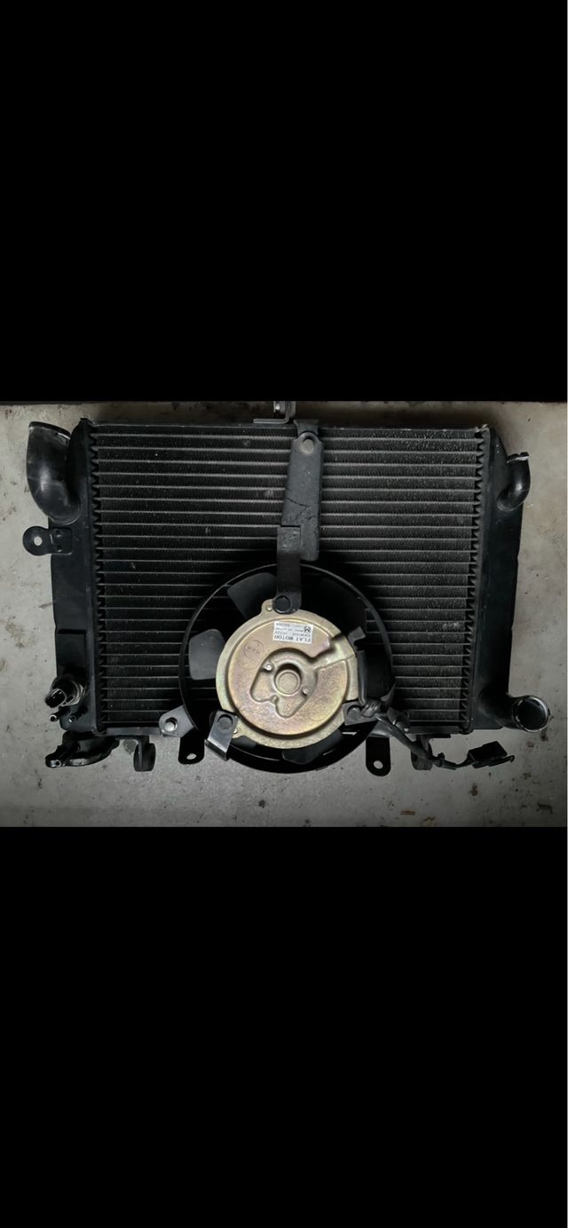 Radiador Yamaha r6. carburación 99-03