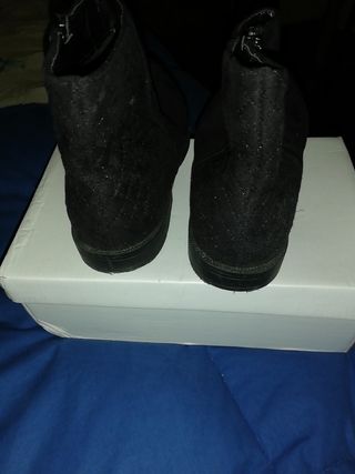 Botas piel antes 34 hipercor de segunda mano por 7 EUR en Alcalá de  Guadaíra en WALLAPOP