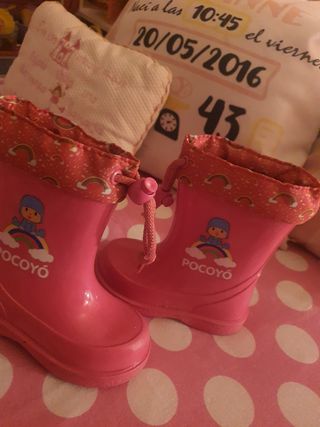 Katiuskas, talla 28 botas de agua pocoyo rosas de segunda mano por 6 EUR en  Astrabudua en WALLAPOP