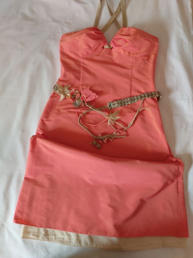 Vestido cóctel Hoss con cinturón joya