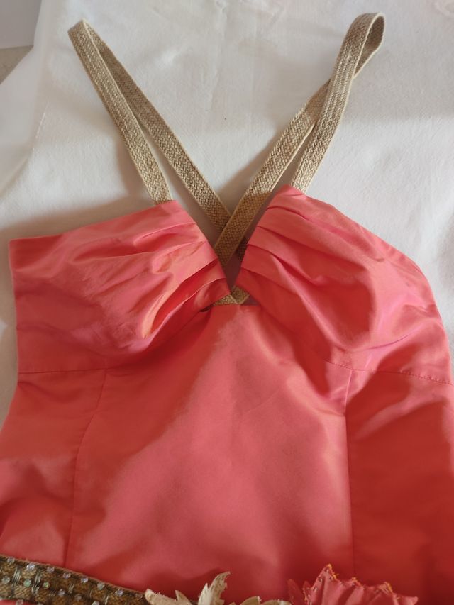 Vestido cóctel Hoss con cinturón joya