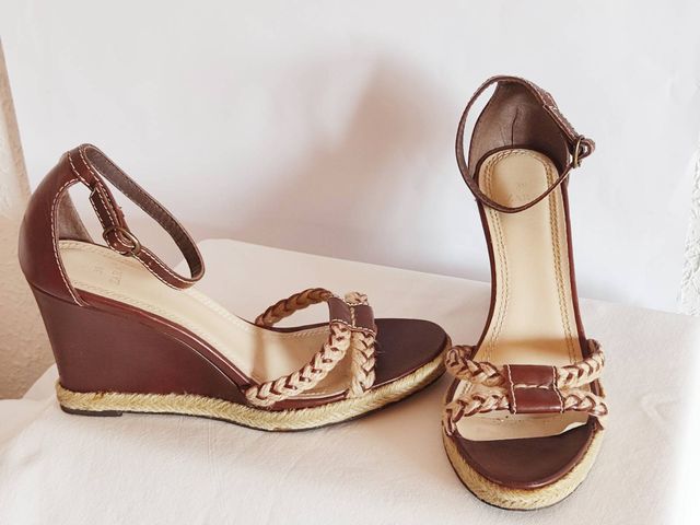 Sandalias Cuña Piel de Zara