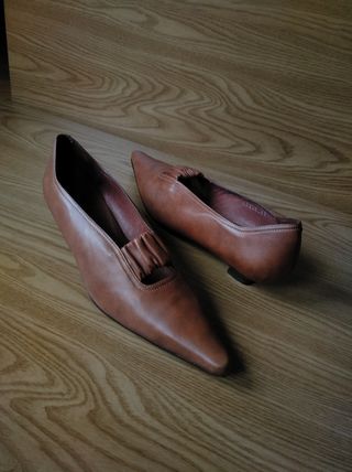 Zapato piel mujer número 42 de segunda mano por 25 EUR en Pamplona en  WALLAPOP