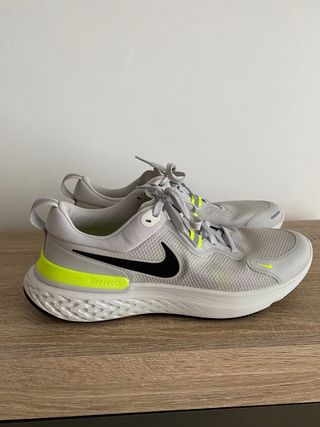 Zapatillas Nike Pegasus talla 44.5 de segunda mano por 60 EUR en Maó en  WALLAPOP