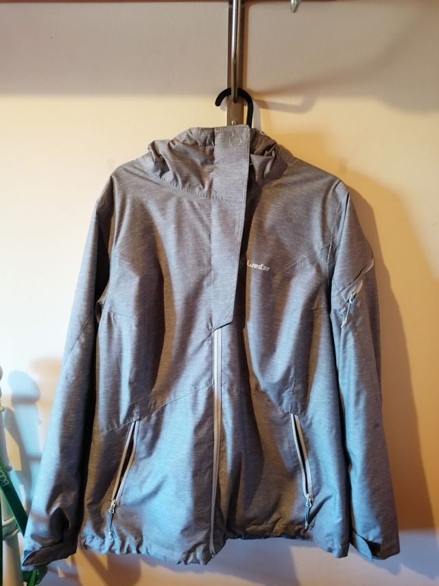 Anorak decathlon gris y azul