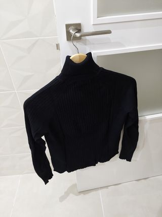 Jersey cuello alto Zara de segunda mano por 8 EUR en L\\'Eliana en WALLAPOP