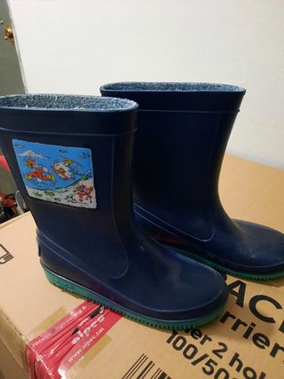 Botas de agua de niño. Talla 33. de segunda mano por 5 EUR en Móstoles en  WALLAPOP