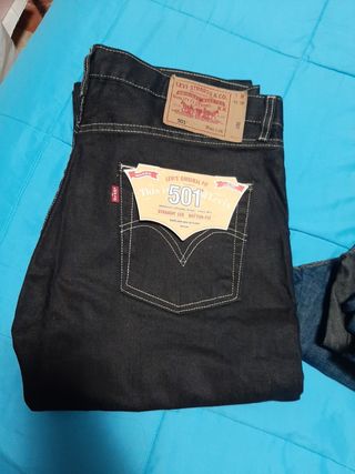 Vaqueros hombre talla 48 de segunda mano por 10 EUR en Oliva en WALLAPOP