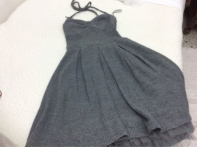 Vestido gris stradivarius