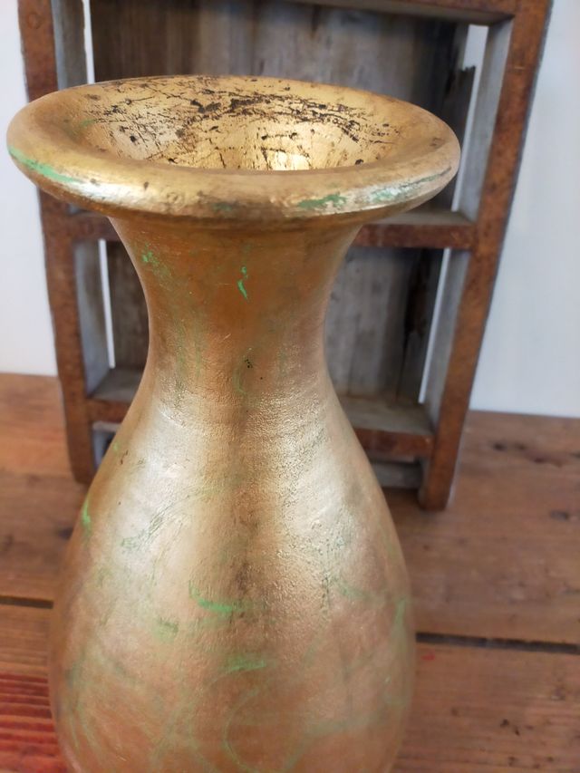 vaso con foglia oro