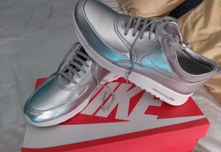 bambas nike plateadas