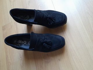 Zapato mocasin mujer Tacón Ante Negro de segunda mano por 15 EUR en  Barcelona en WALLAPOP