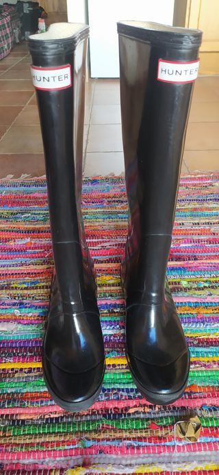 Botas Hunter tacón de segunda mano por 50 EUR en Sant Ferran de ses Roques  en WALLAPOP