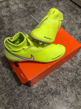 Botas de Futbol Nike Phantom 41 de segunda mano por 50 EUR en Premià de Mar  en WALLAPOP