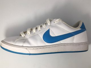 Nike Court Royale 2 de segunda mano por 25 EUR en Barcelona en WALLAPOP