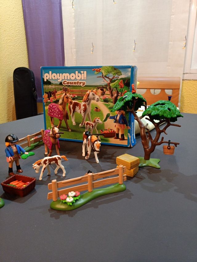Playmobil country. Con caja con todos accesorios.